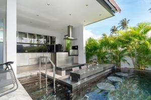 New Ultra-Luxury 4BR Villa Piel with Infinity Pool, Jacuzzi, Pool Bar