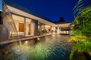 New Ultra-Luxury 4BR Villa Piel with Infinity Pool, Jacuzzi, Pool Bar