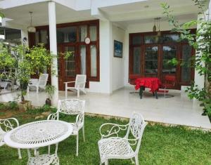 GreenHeart- Family Room-Micro Apartment, AC- Hot W, Garden View, separate Varanda & Dining Area - Travel Awards 2025