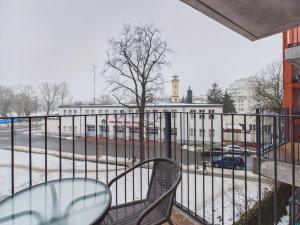 Sprzeczna Light & Space Apartment Warsaw by Solarento