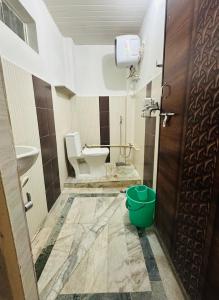 House of Kashi Homestay- Studio and Budget Rooms