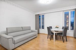 Cozy & Comfortable 2BR Apartment for 6 Guests in Pantin near Metro