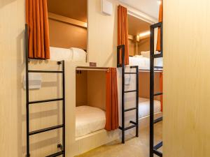 Social Pod Khao San Hostel