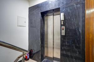 Hotel Golden Place 371 Near Medanta Sector 38