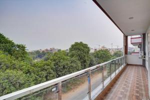 Hotel Golden Place 371 Near Medanta Sector 38