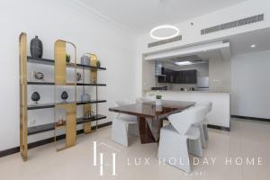 LUX The 02 Residences JLT Suite