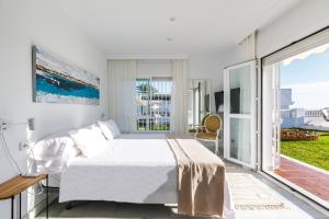 Villa Lucía with pool and see view