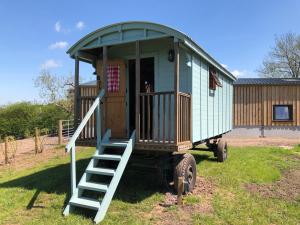 The Bothy and Wagon at Pitmeadow Farm