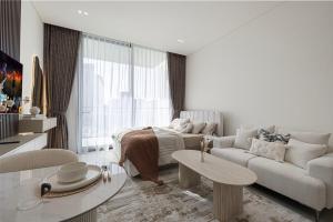 Binghatti Phoenix - Luxury & Modern Studio - Pool & Gym - Free Parking - JVC