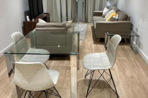 London - Apartment - Sleeps 2 - Garden - Pool