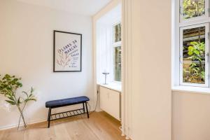 Brand New Aparment By the Lakes