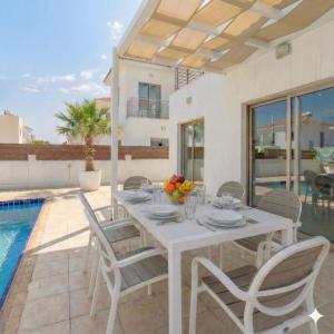 Fig Tree Beach Villa One