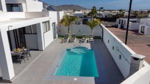 VILLA ORCADES CLOSE TO TOWN CENTER POOL & AC