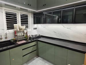 Tranquil service apartment