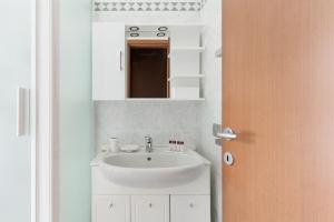 GuestHost - Porta Romana Balcony Flat