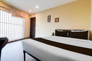 Hotel O Premium 12th Night