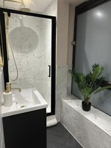 Queens Place - 3 Beds - Sleeps 4 - Lanes & Pier