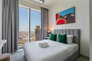 Elegant 2Bed Walk to Burj Khalifa & Dubai Mall