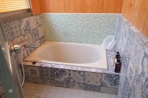 JR松山駅から徒歩8分-最大6名-無料駐車場有り-松山一棟貸し宿Tsuji