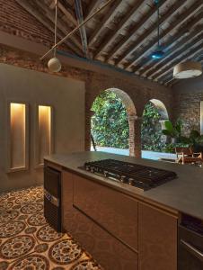 NOK Luxury Colonial Villa 6BR with Pool Staff & Breakfast at Getsemani