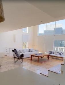 Casa con vista al mar sobre médano