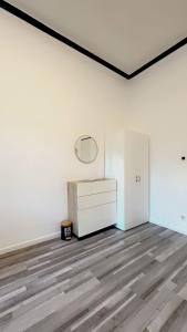 Easy Access to Center, Near AKH 2BR Apt w WIFI, For long term