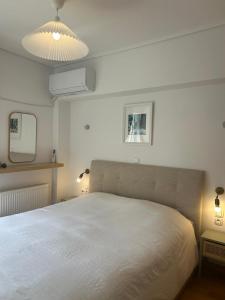 Stylish Apartment With Balcony in Glyfada