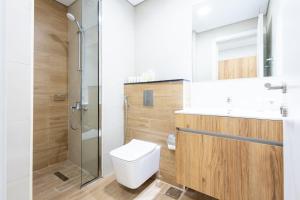 Premium Studio with Balcony, Walking Distance to ADGM & Cleveland Clinic