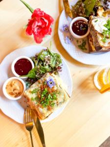 Main Square Apartments