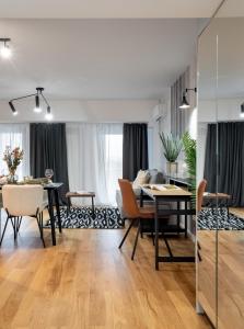 Superb Unirii Square View Large 1BR Flat - 609