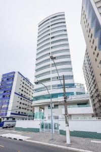 Frente mar com 3 quartos, varanda gourmet e 3 vagas