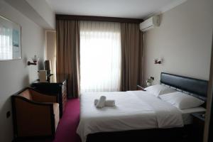 Gold Felicia Tetovo