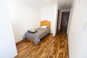 Casa completa, 5 dormitorios y jardín