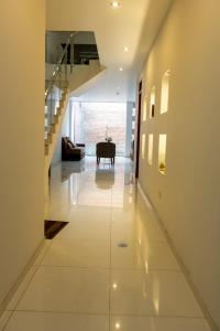 Casa completa, 5 dormitorios y jardín