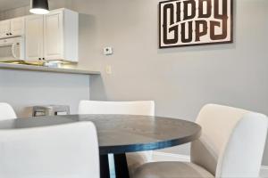 New 2 Bed 2 Bath Condo with Pool at BMS