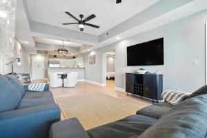 New 2 Bed 2 Bath Condo with Pool at BMS