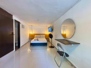 Apartaestudio en Laureles-plaza mayor-Av 33-laundry-wifi