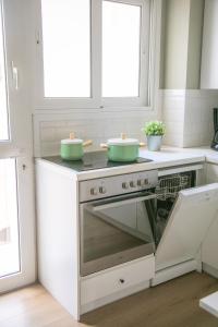 Great Acropolis Area Apartment with Private Balcony