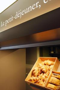 Hotels B&B HOTEL Nantes Aeroport : photos des chambres