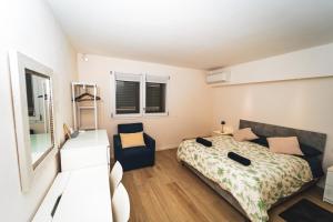 Lo Stagnone Beachfront Apartment Kailani