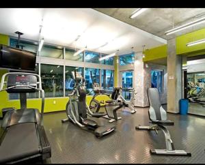 Snazzy 2BR Near Petco Park & Convention Center