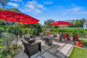 Canal Front Home in Sarasota with Private Heated Pool & Outdoor Patio!