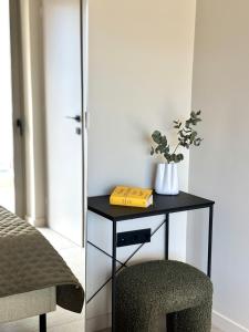 Brand New Apartment next to Varkiza Beach