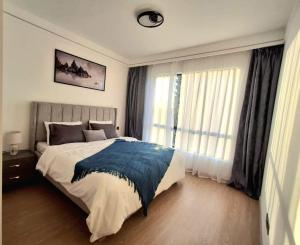 Luxury 2 Bedroom Apartment With Heated Pool & Gym