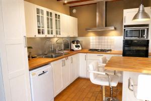 Nature break and swimming pool in Billy