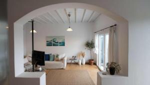 Charming 3 Bd House in Ano Mera Village