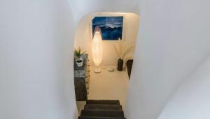 Poseidon’s Water Escape Santorini Rooftop Jacuzzi