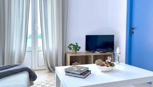 Blue Marsis Apt Paros Escape