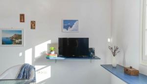 Authentic Traditional Home near Ornos Beach