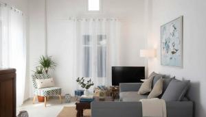 Ornos Elegant 2 Bd House with Shared Pool